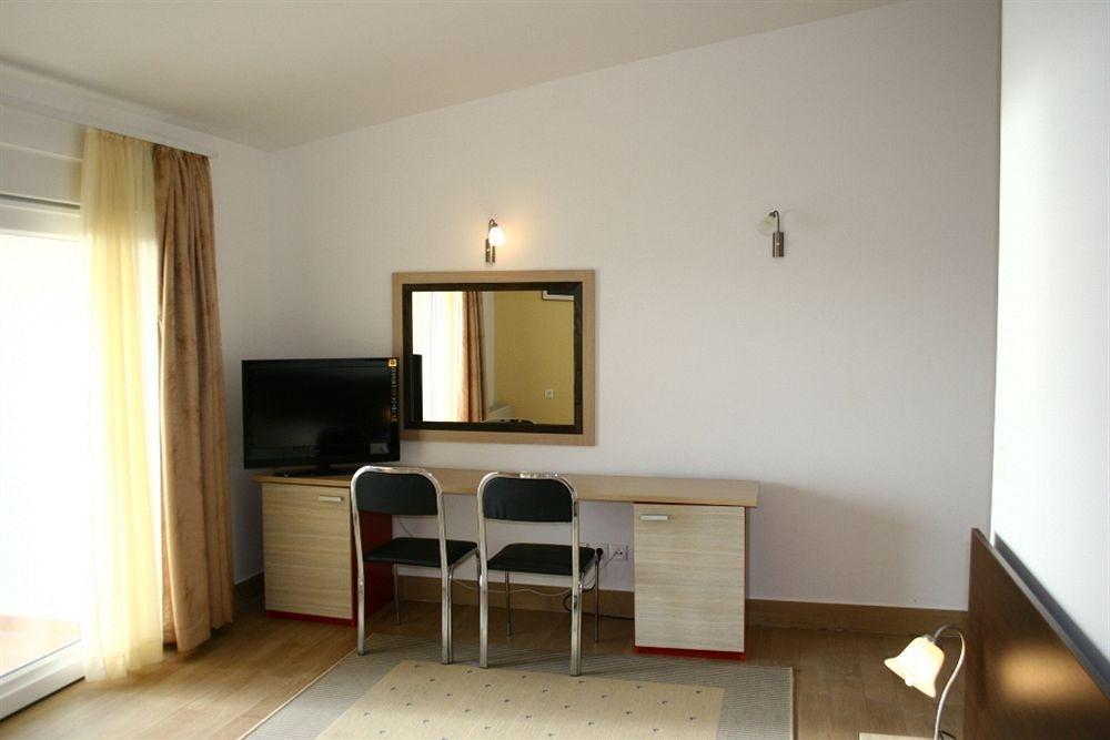 Pansion Epetium Hotel Stobrec Bagian luar foto