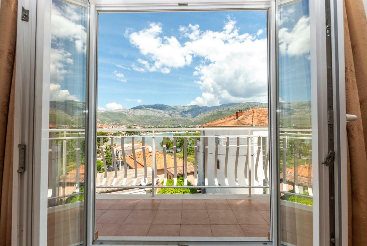 Pansion Epetium Hotel Stobrec Bagian luar foto